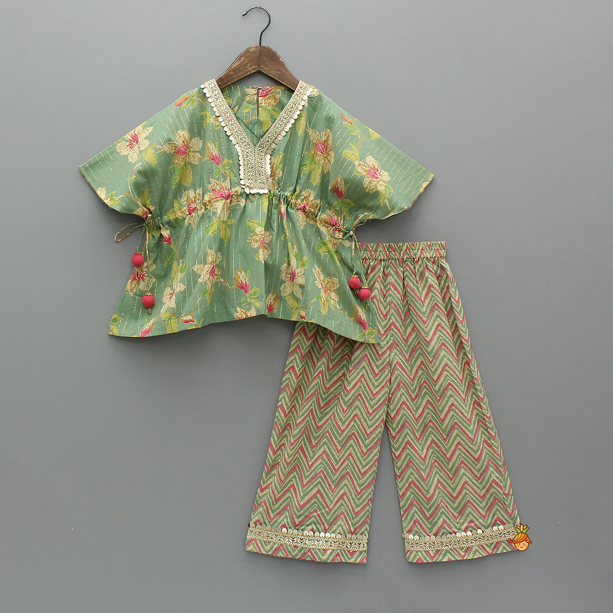 Stylish Kaftan Top And Chevron Printed Palazzo