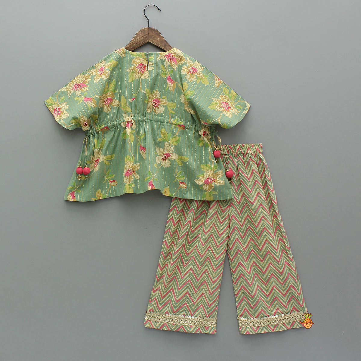 Stylish Kaftan Top And Chevron Printed Palazzo