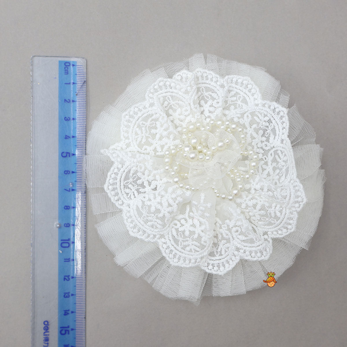 Elegant Pearls Embellished Hair Clip