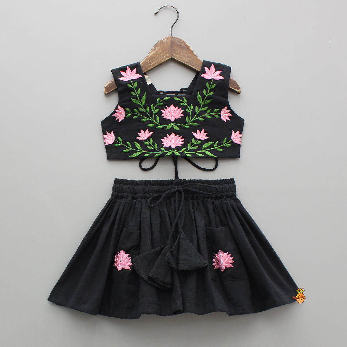 Cute Floral Embroidered Black Crop Top With Skorts