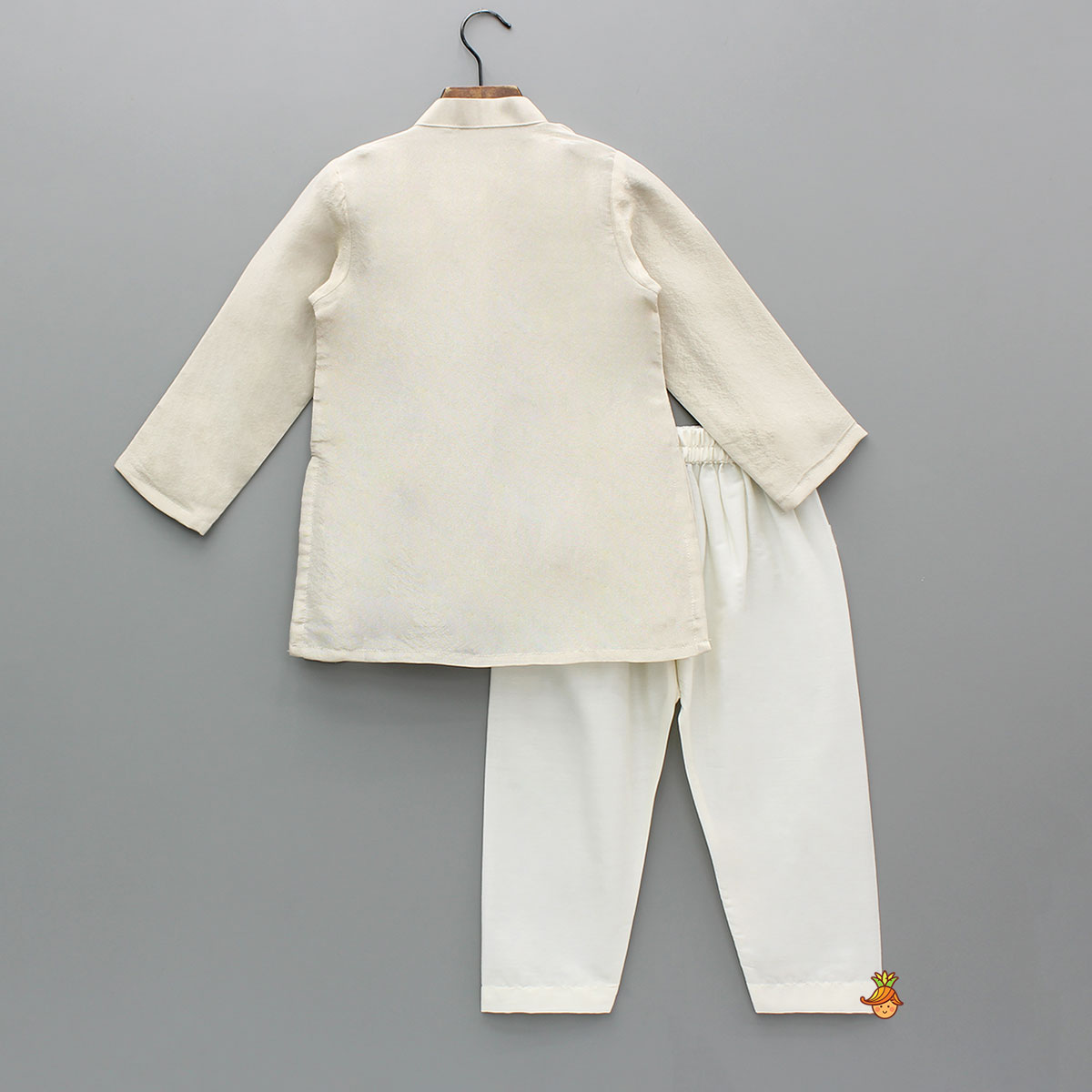 Mor Pankh Embroidered Shimmer Kurta And Pyjama