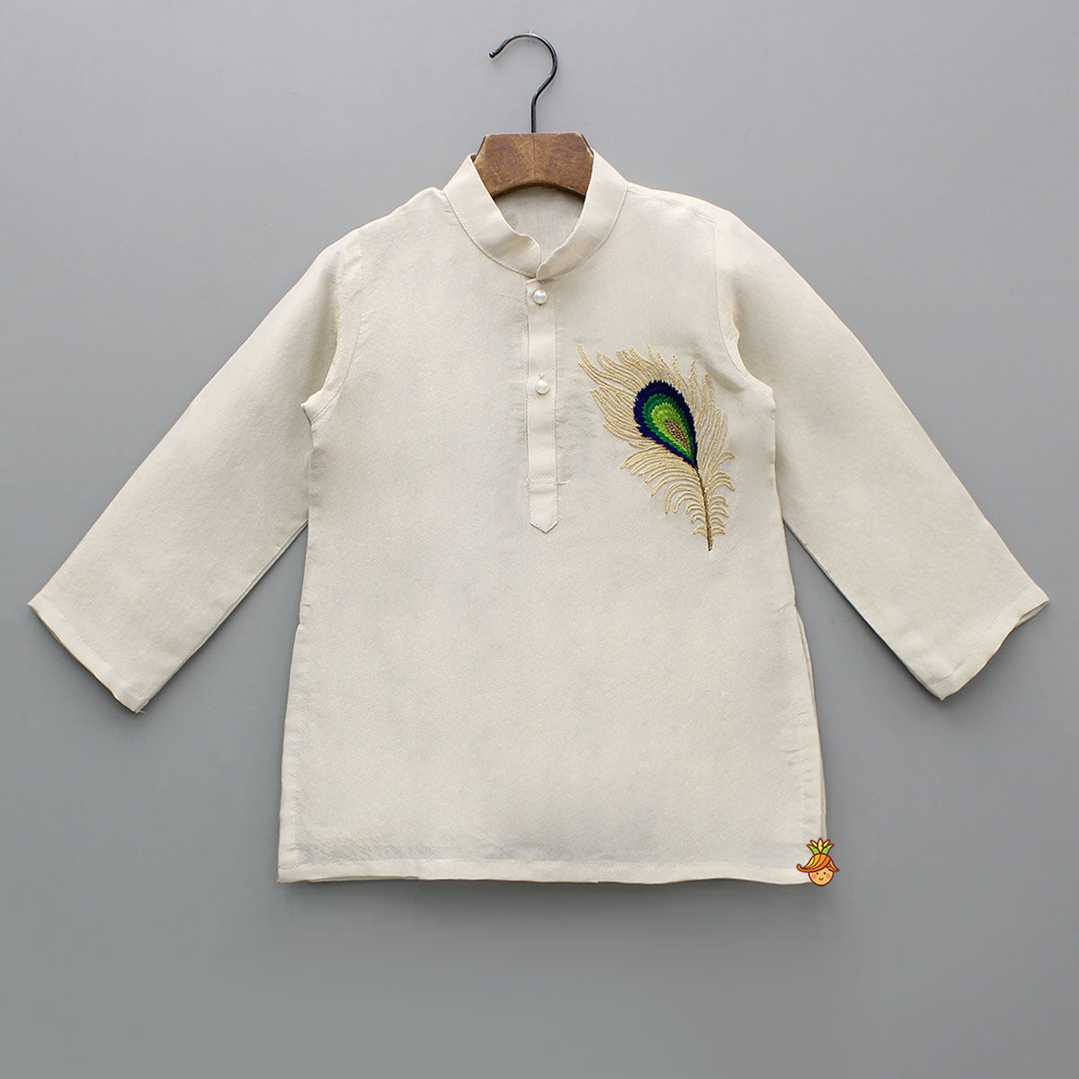 Mor Pankh Embroidered Shimmer Kurta And Pyjama