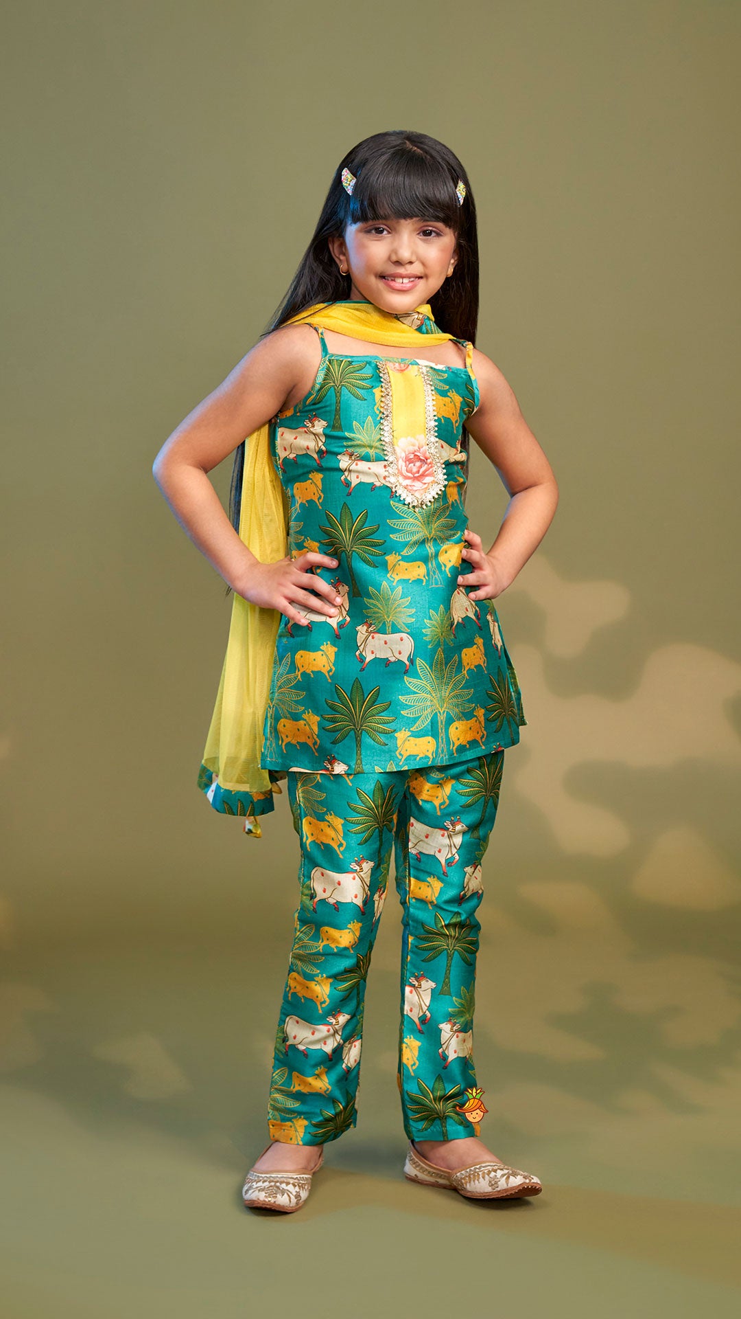 Ethnic Printed Kurti And Pant With Net Dupatta