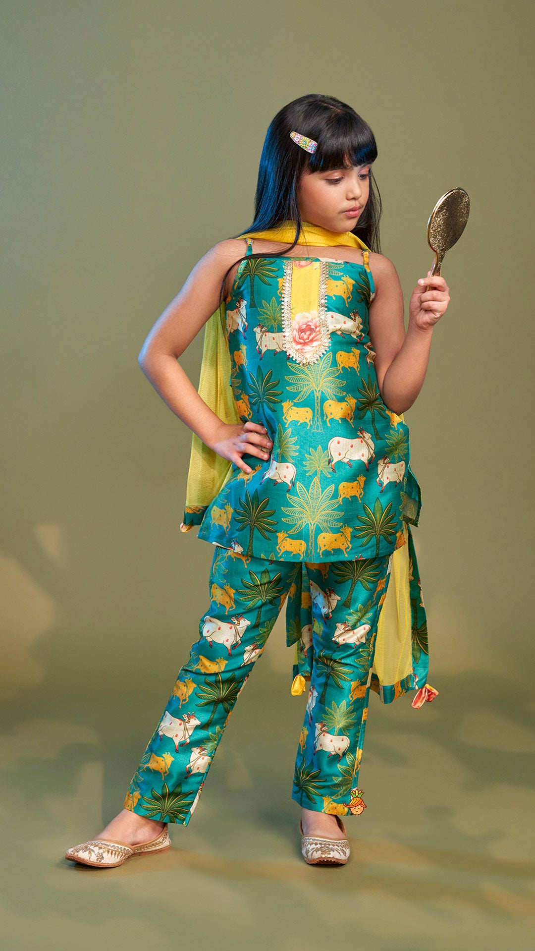 Ethnic Printed Kurti And Pant With Net Dupatta