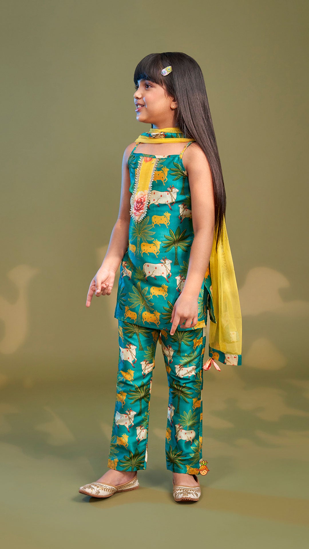 Ethnic Printed Kurti And Pant With Net Dupatta