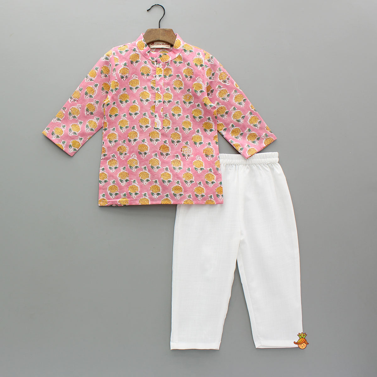 Pink Floral Printed Kurta With Pyjama