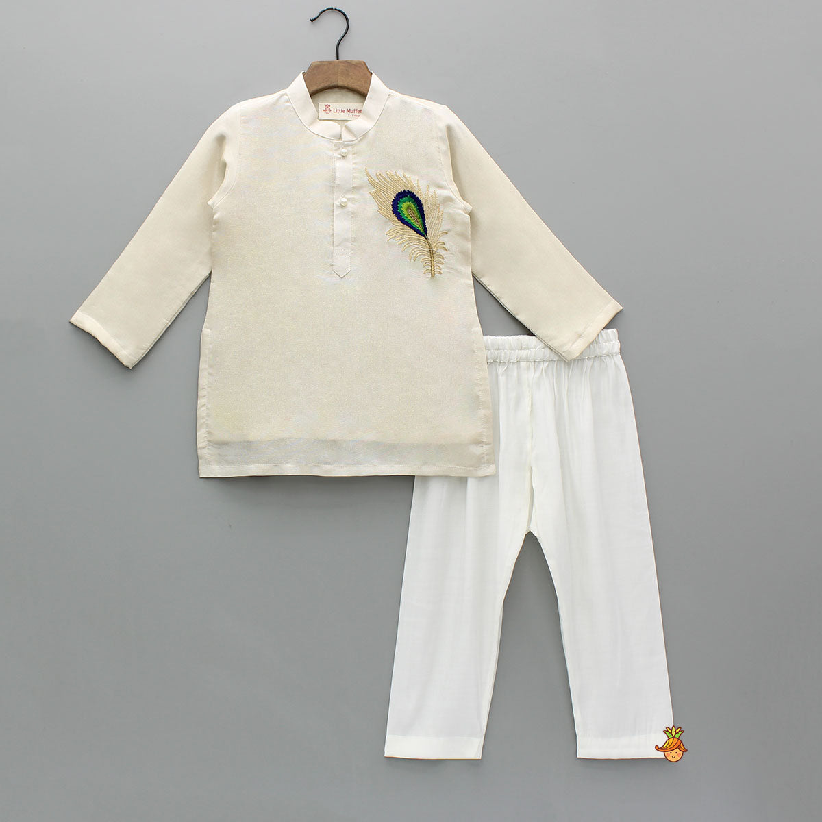 Mor Pankh Embroidered Shimmer Kurta And Pyjama