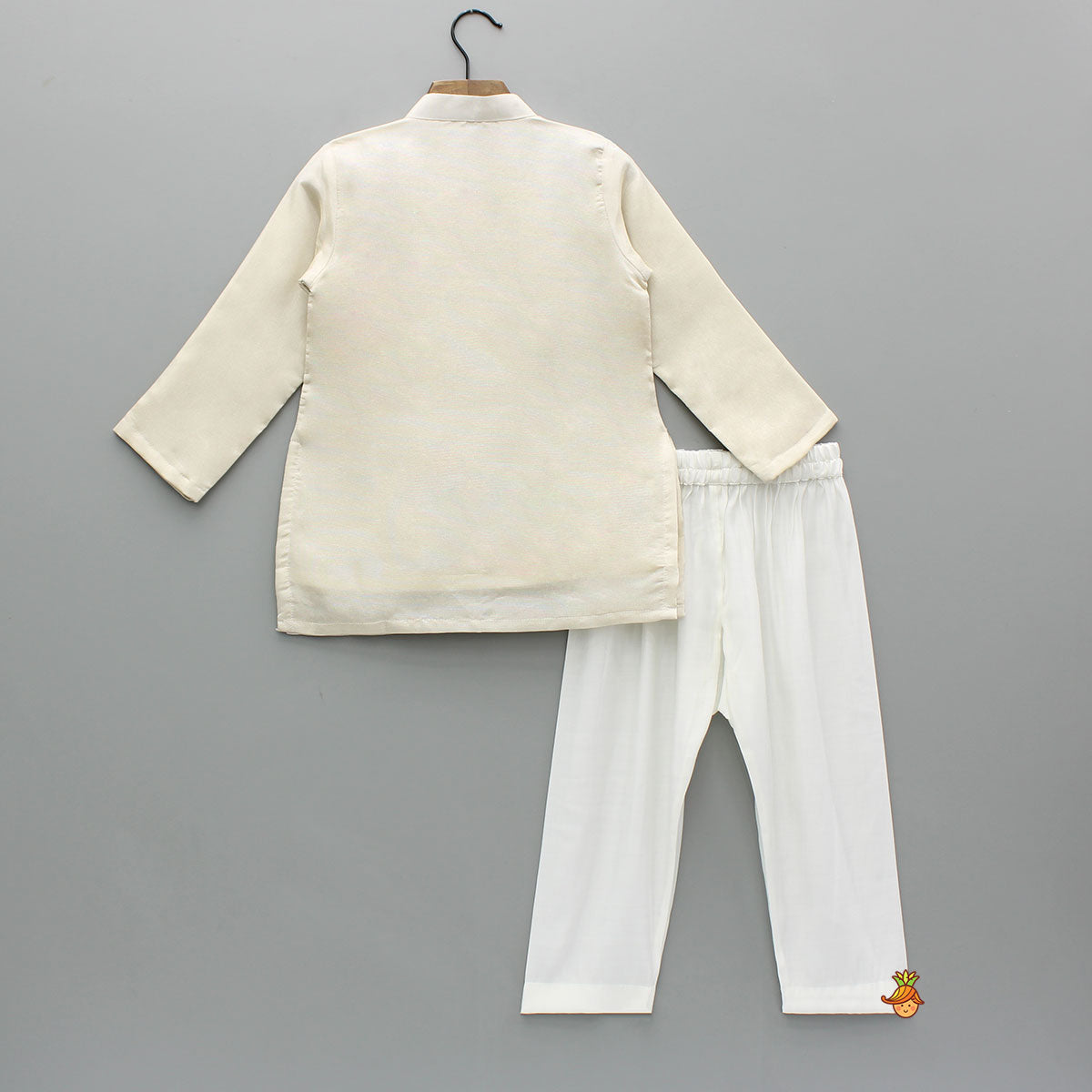 Mor Pankh Embroidered Shimmer Kurta And Pyjama