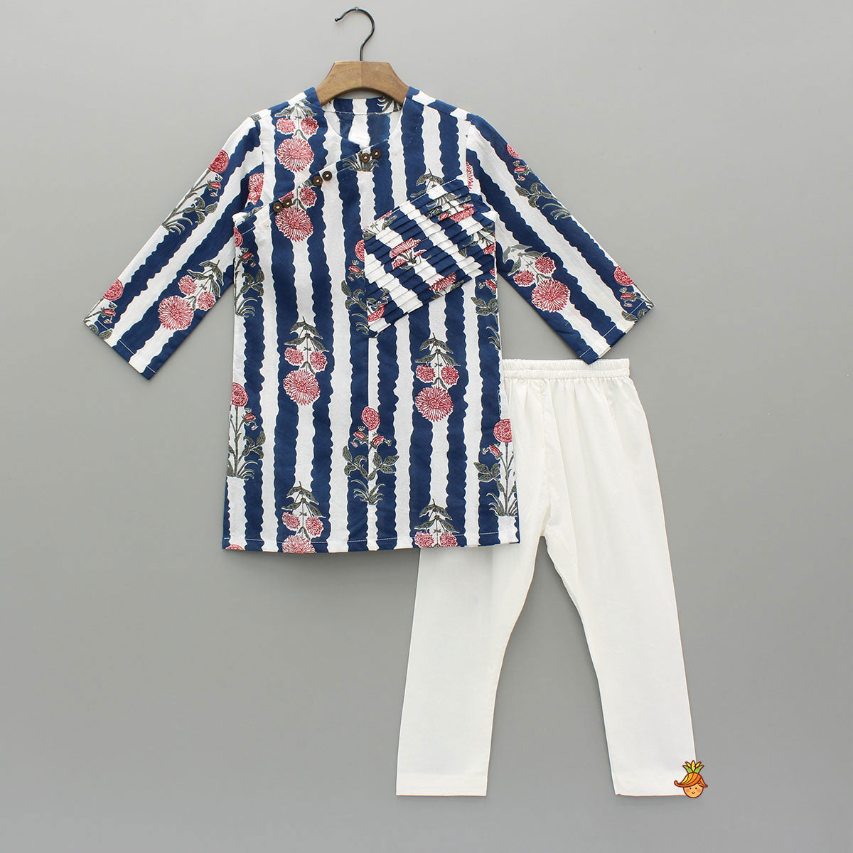 Side Button Detail Pin Tuck Kurta With Pyjama