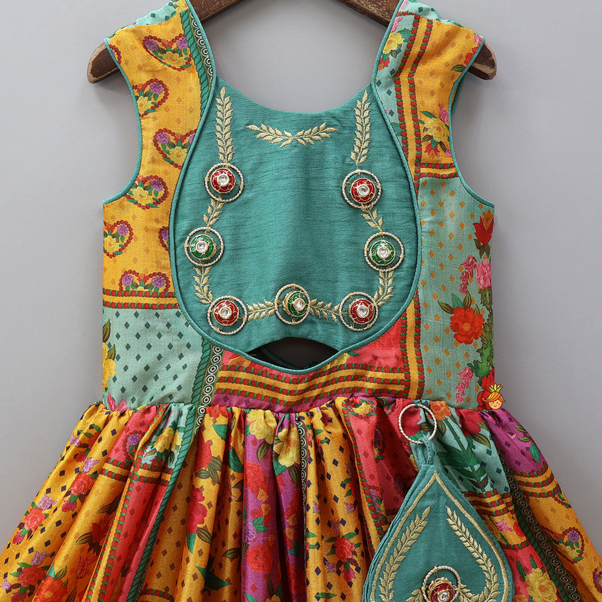 Elegant Multicolour Printed Sleeveless Dress With Attached Bag And Matching Hairband