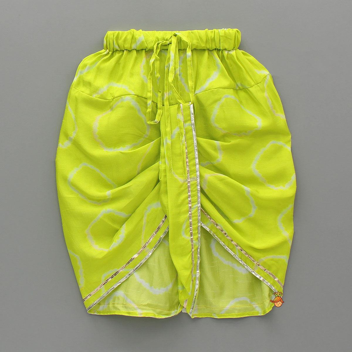 Mor Pankh Embroidered Off White Kurta And Green Dhoti With Mukut And Basuri