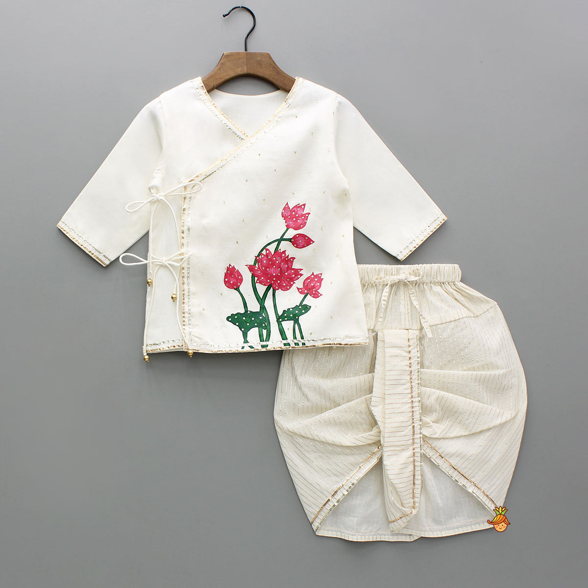 Floral Hand-Painted Off-White Kurta And Dhoti With Mor Pankh Mukut And Basuri