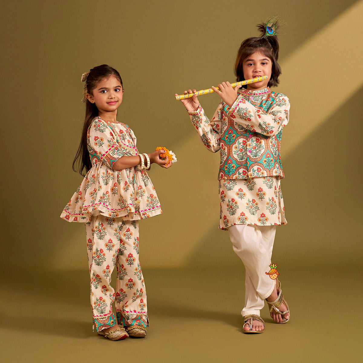 Floral Printed Kurta With Front Open Jacket And Pyjama twinning model image 1