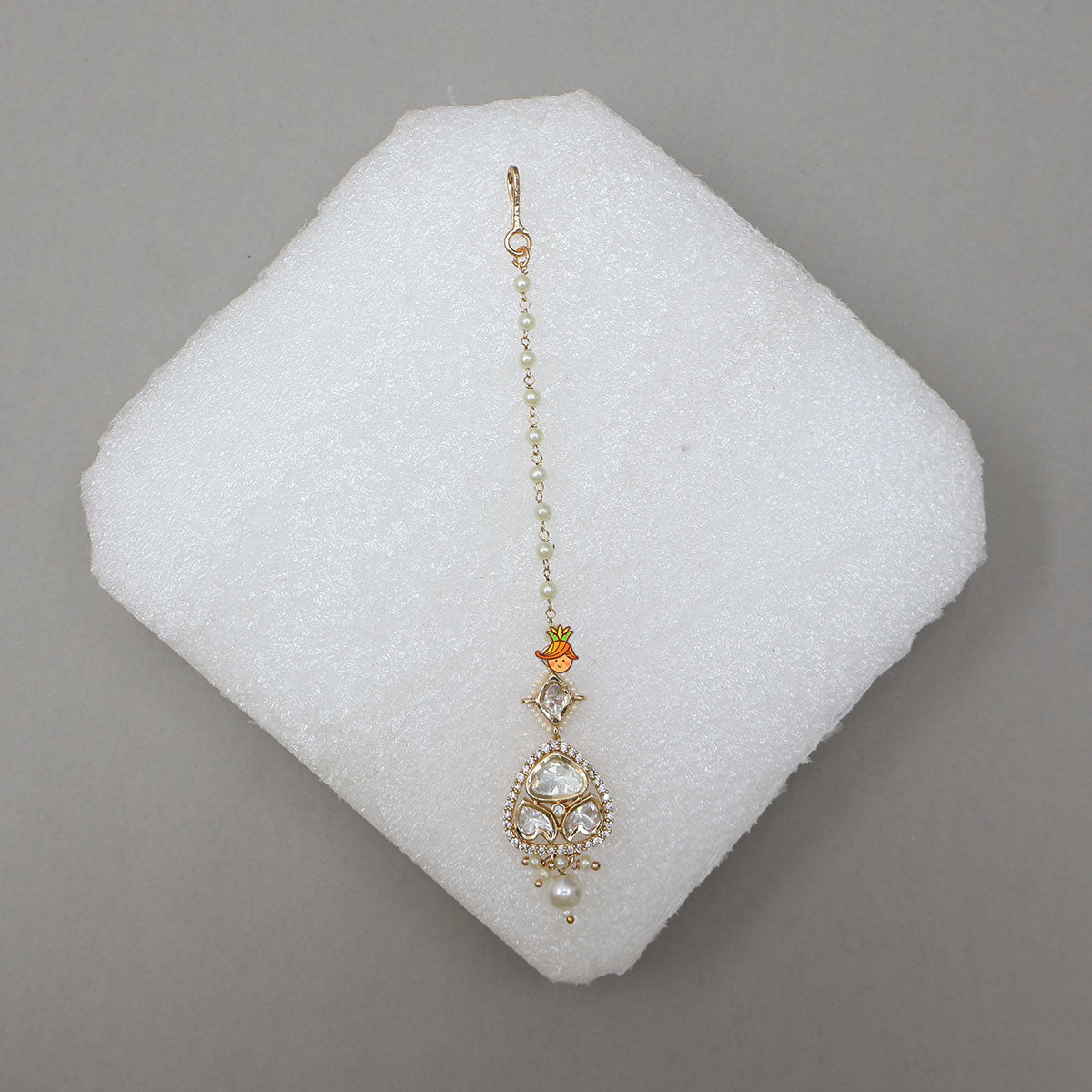 Exquisite Ethnic Maang Tikka