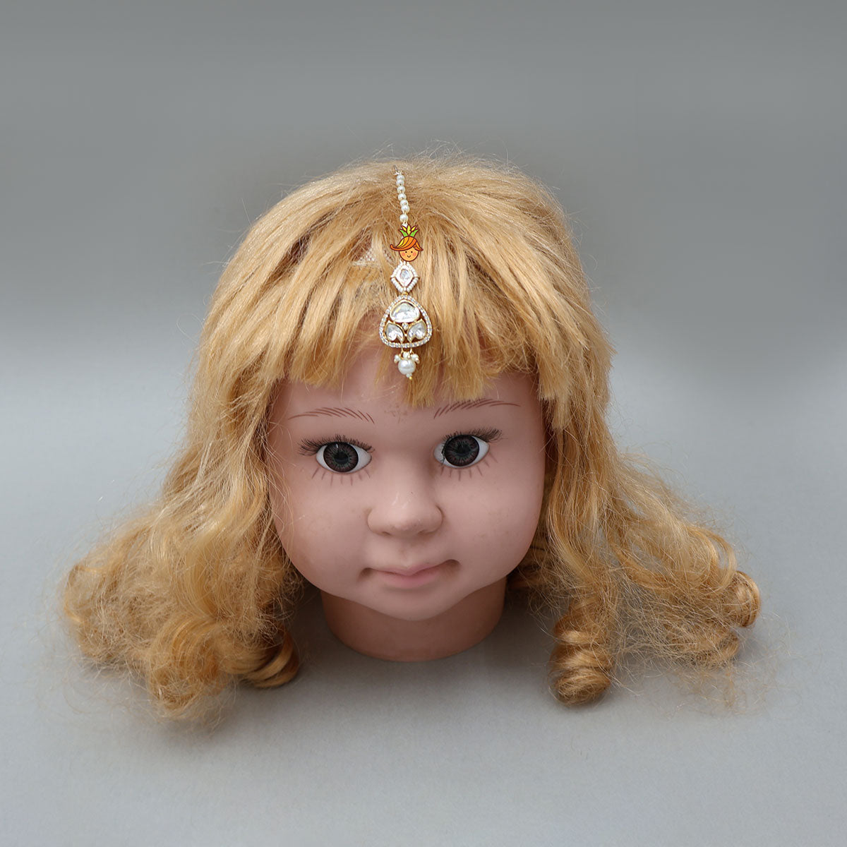 Exquisite Ethnic Maang Tikka