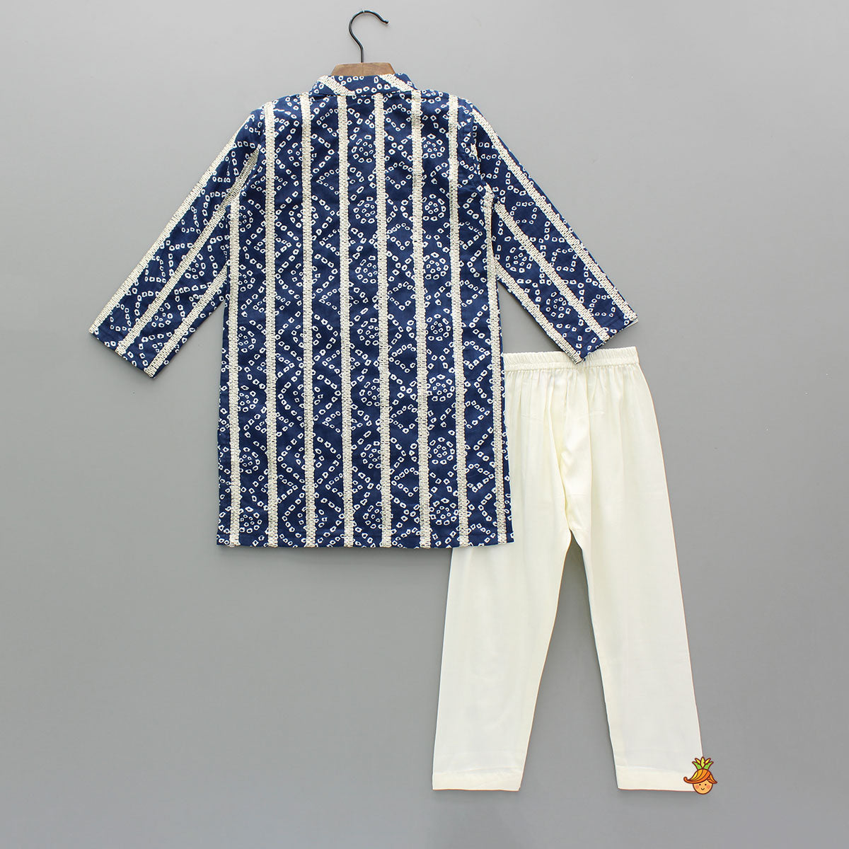 Bandhani Printed Cotton Kurta With Off White Pyjama