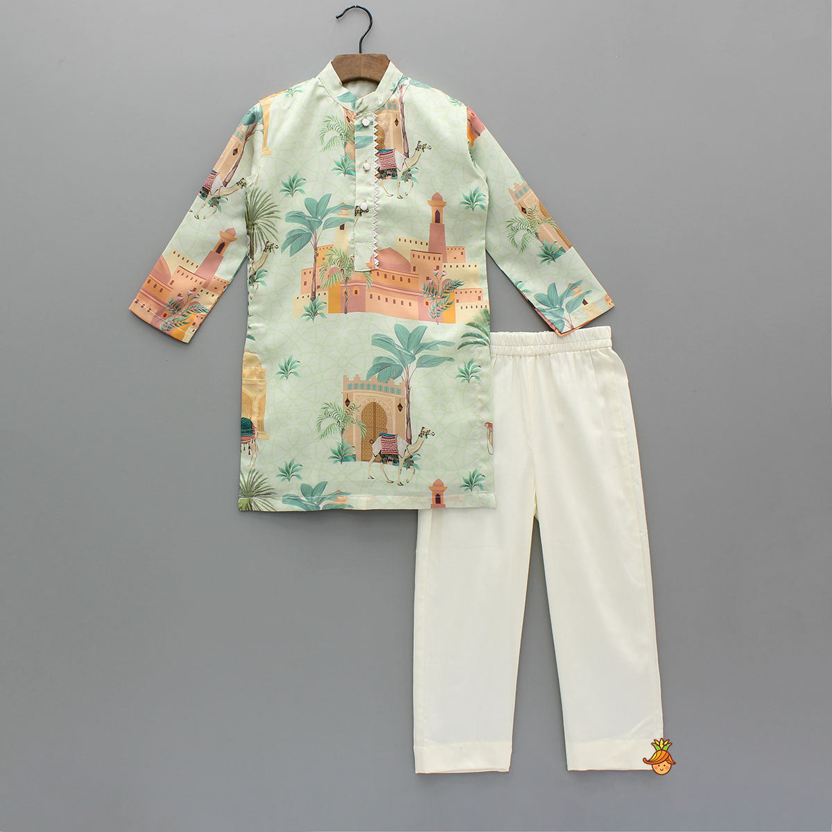 Exquisite Ethnic Print Kurta With Pyjama
