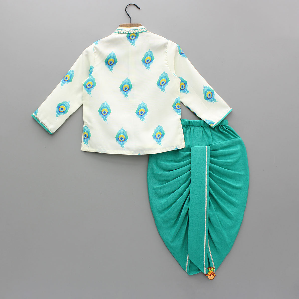 Mor Pankh Kurta With Green Dhoti And Head Band