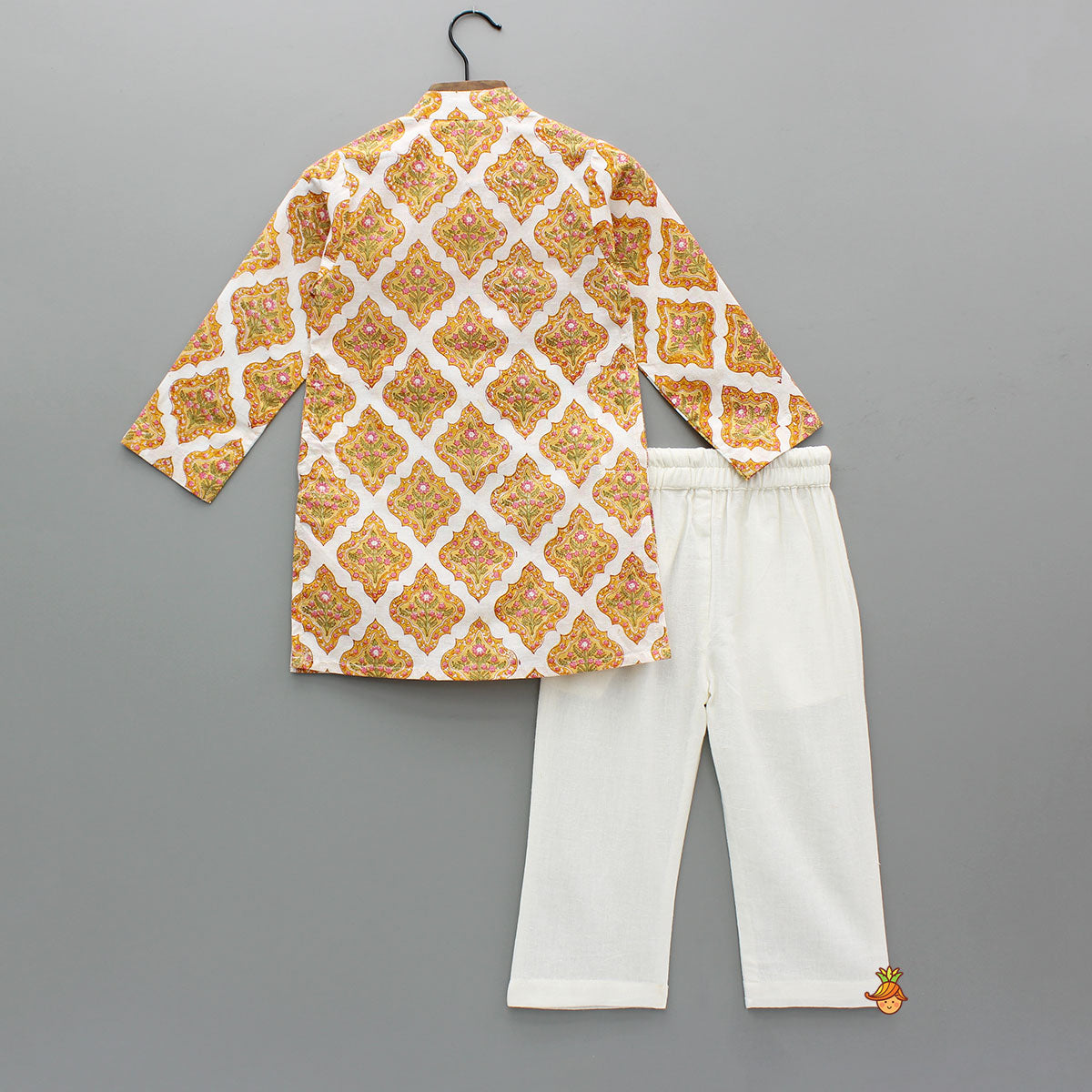 Ethnic Floral Print Kurta And Pyjama