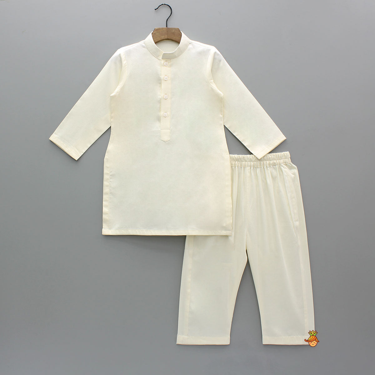 Off White Kurta With Printed Pleated Jacket And Pyjama