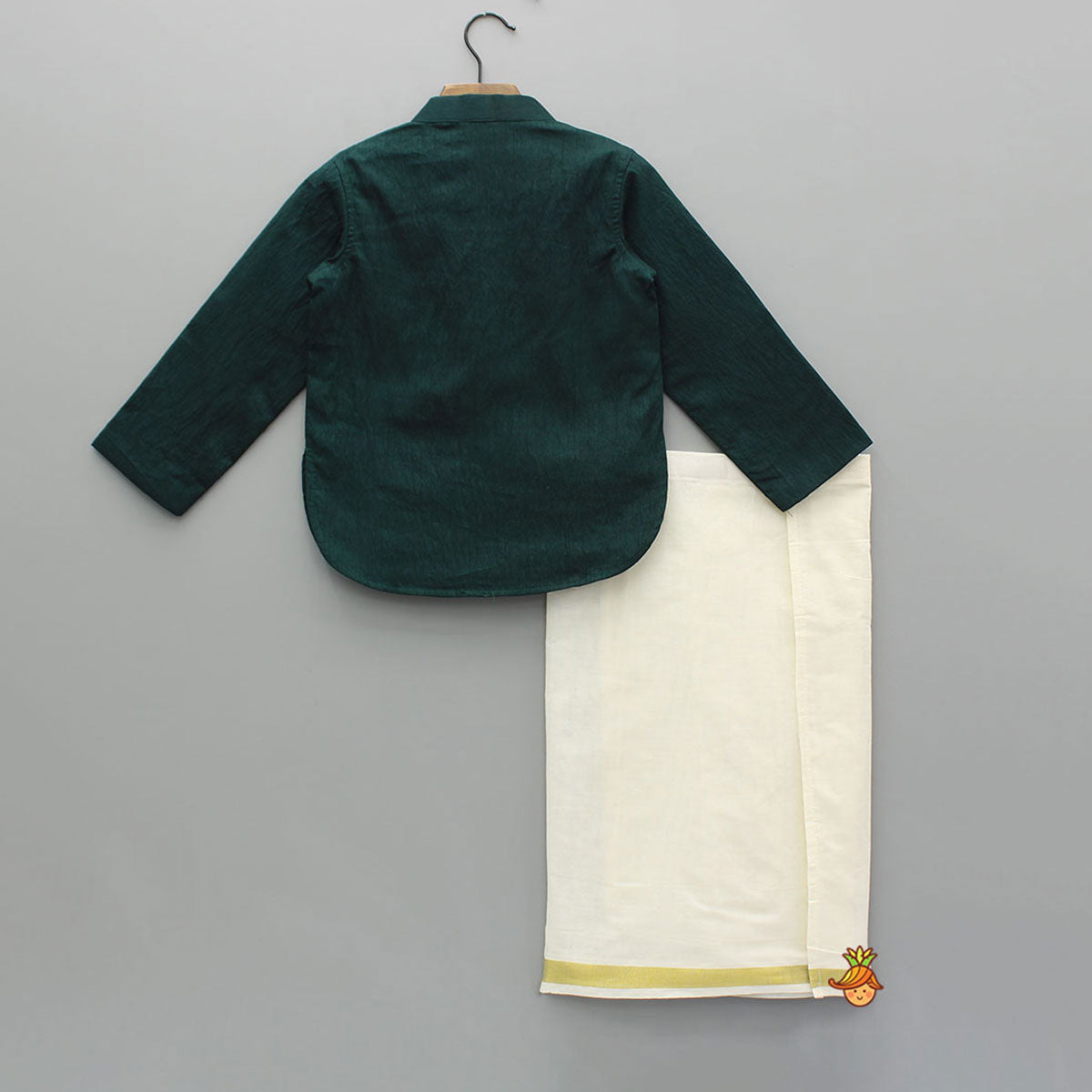 Green Kurta With Adjustable Cream Lungi