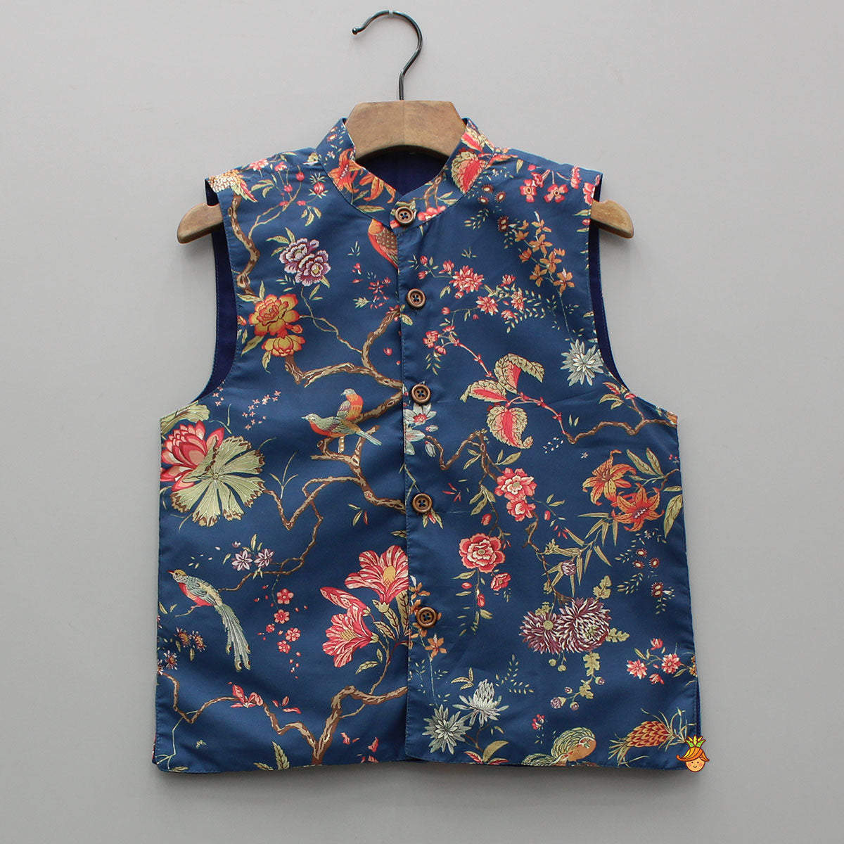 Ethnic Kurta With Bird-Printed Front-Open Jacket And Pyjama