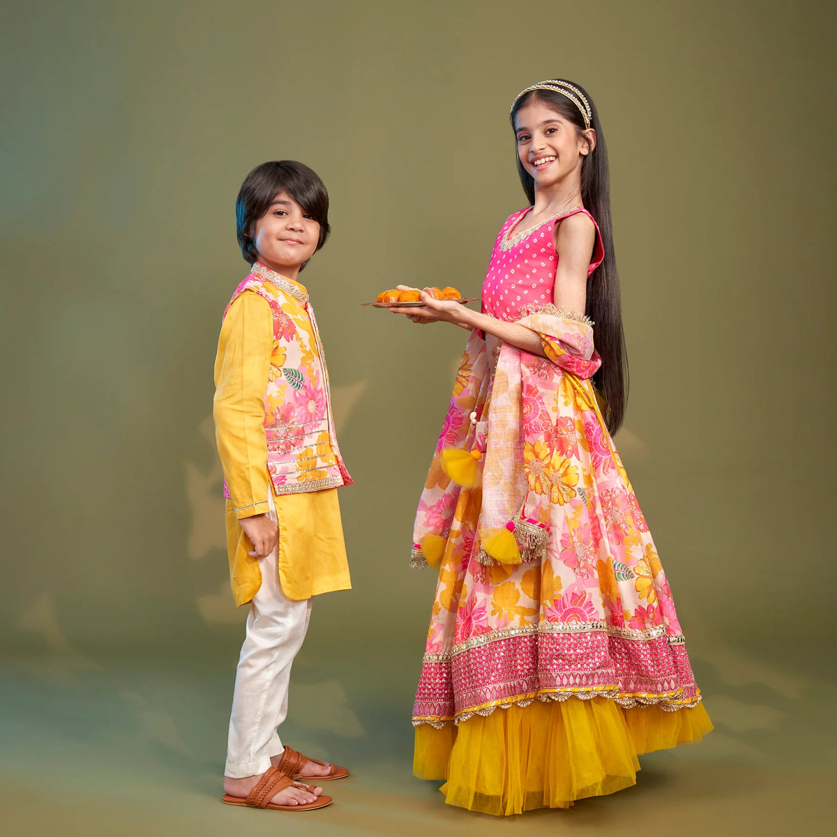 Front Placket Kurta With Floral Printed Multicolour Jacket And Pyjama twinning model image 1