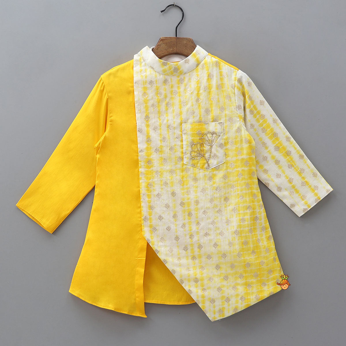 Stylish Cut-Out Jacket-Style Kurta And Pyjama