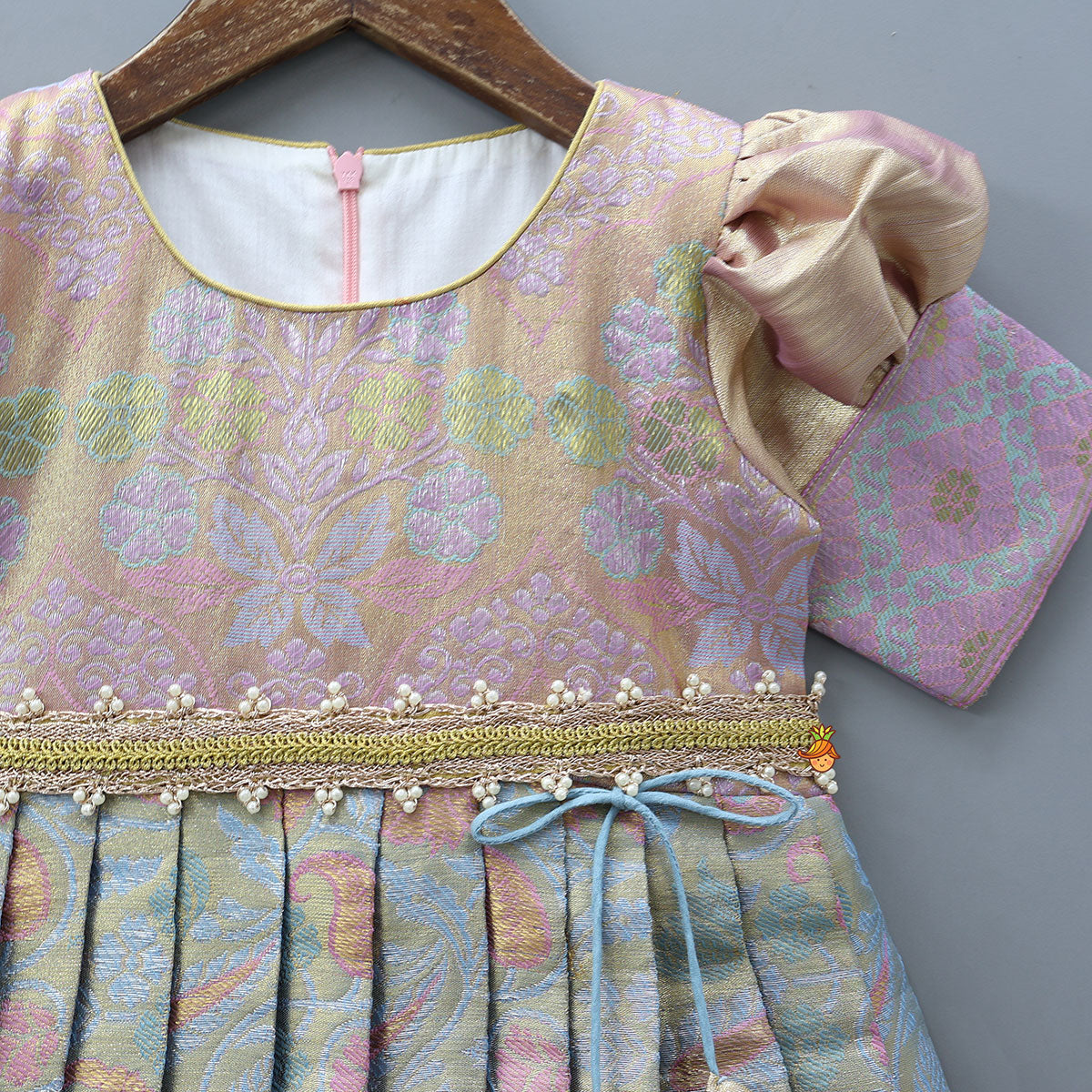 Elegant Brocade Puffed Sleeve Dress With Detachable Waistband