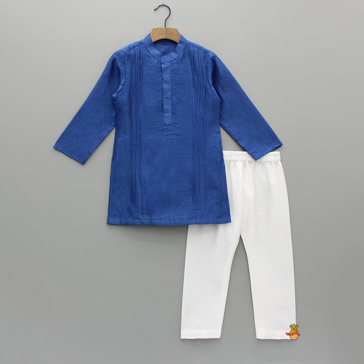 Pin Tuck Detailed Kurta With Embroidered Jacket And Pyjama
