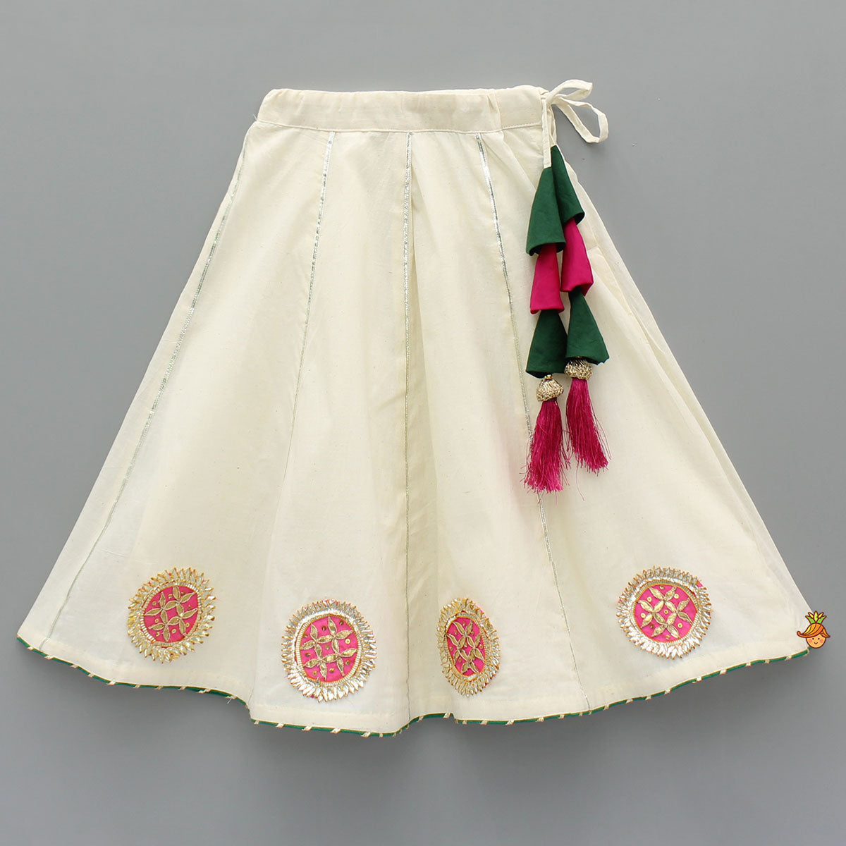 Sleeveless Lace Detailed Embellished Top With Lehenga
