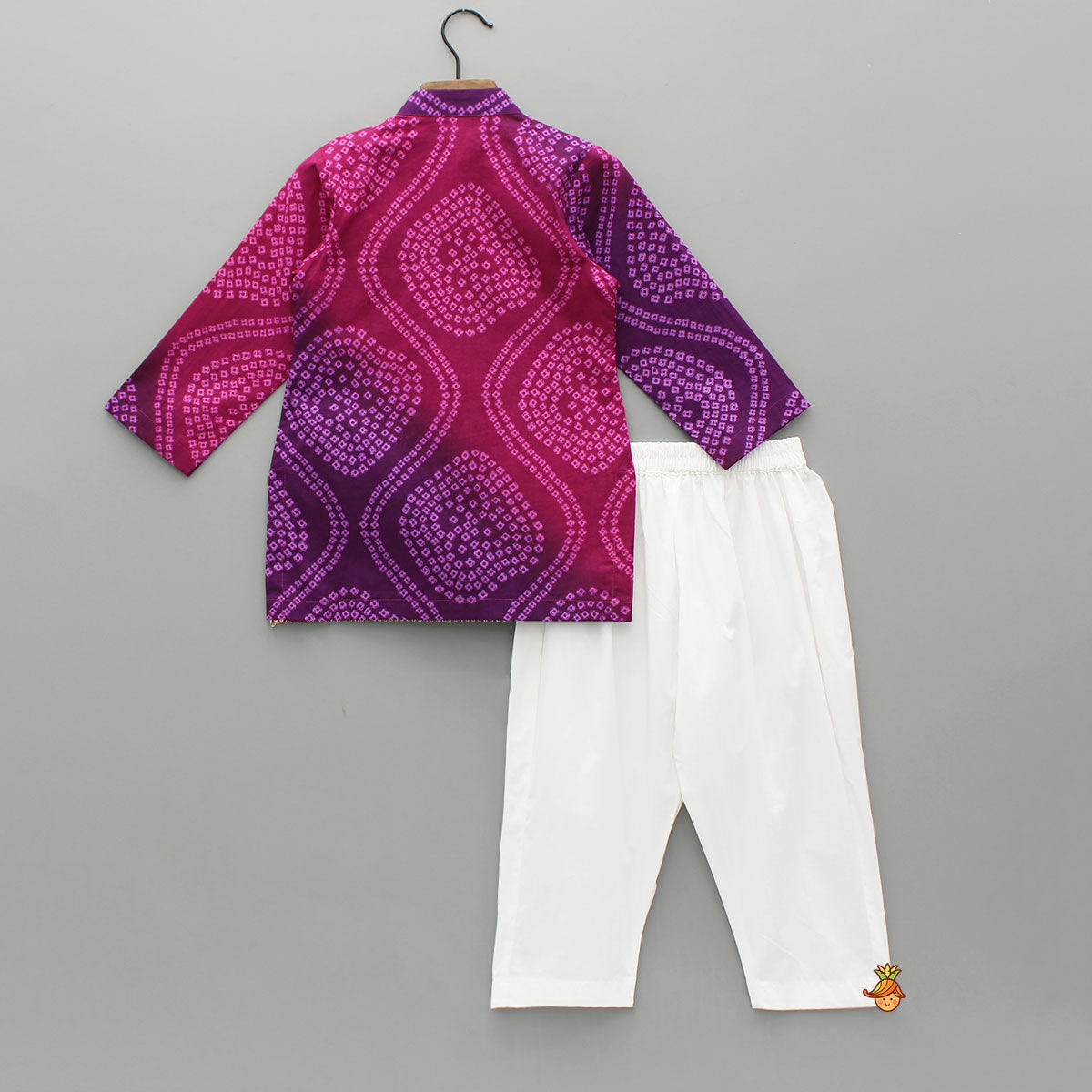 Multicolour Lace Work Flap Detailed Bandhani Printed Kurta With Pyjama