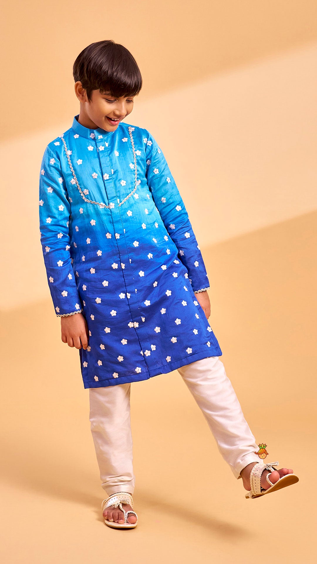 Thread Embroidered Kurta And Pyjama