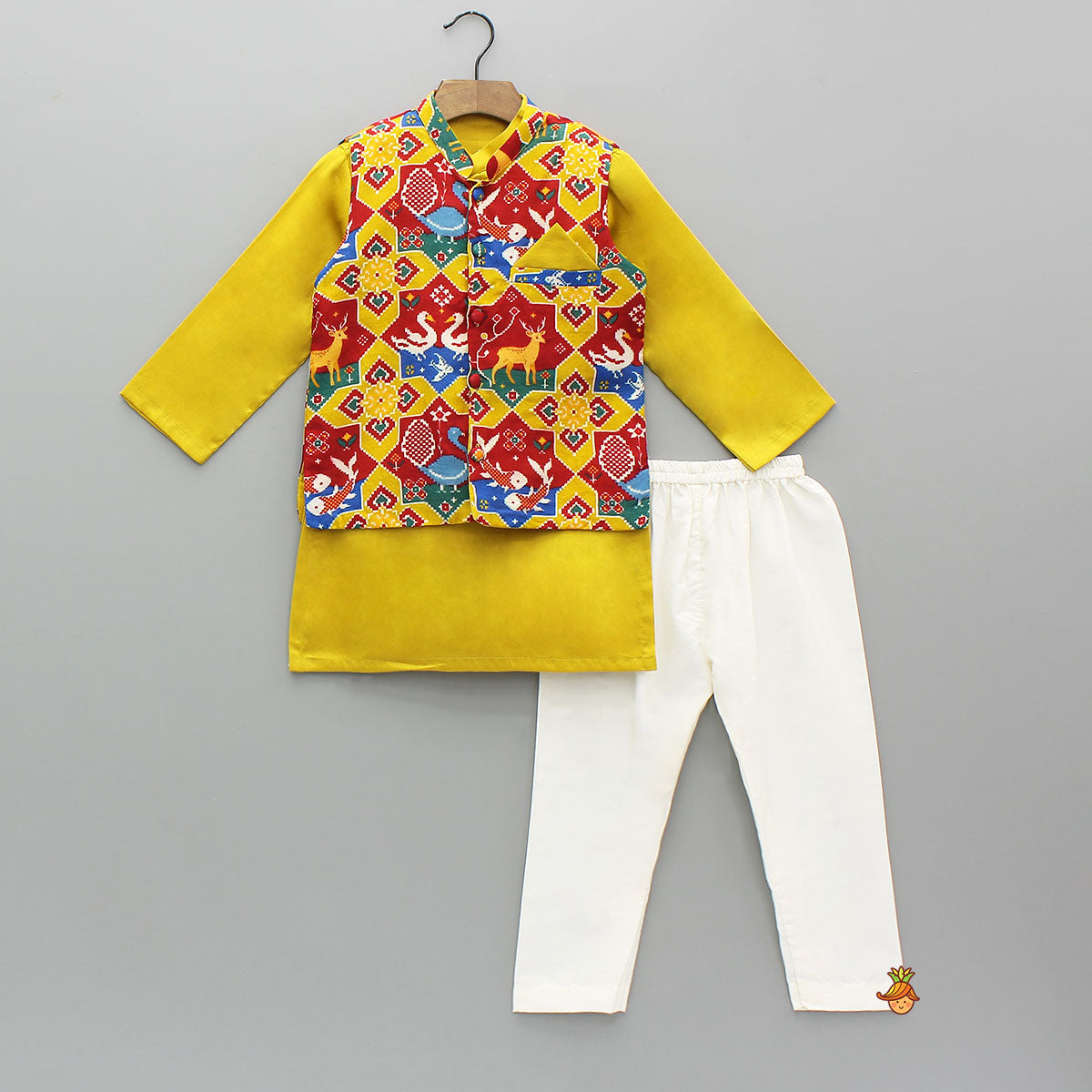 Ethnic Kurta With Pocket Detail Printed Jacket And Pyjama