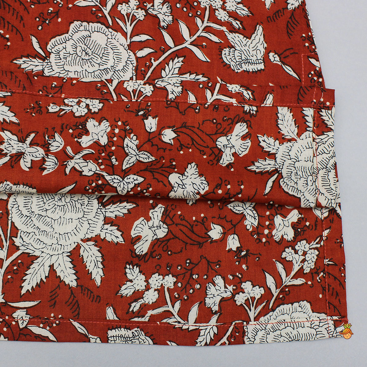 Lace-Detailed Floral Printed Ethnic Kurta With Pyjama