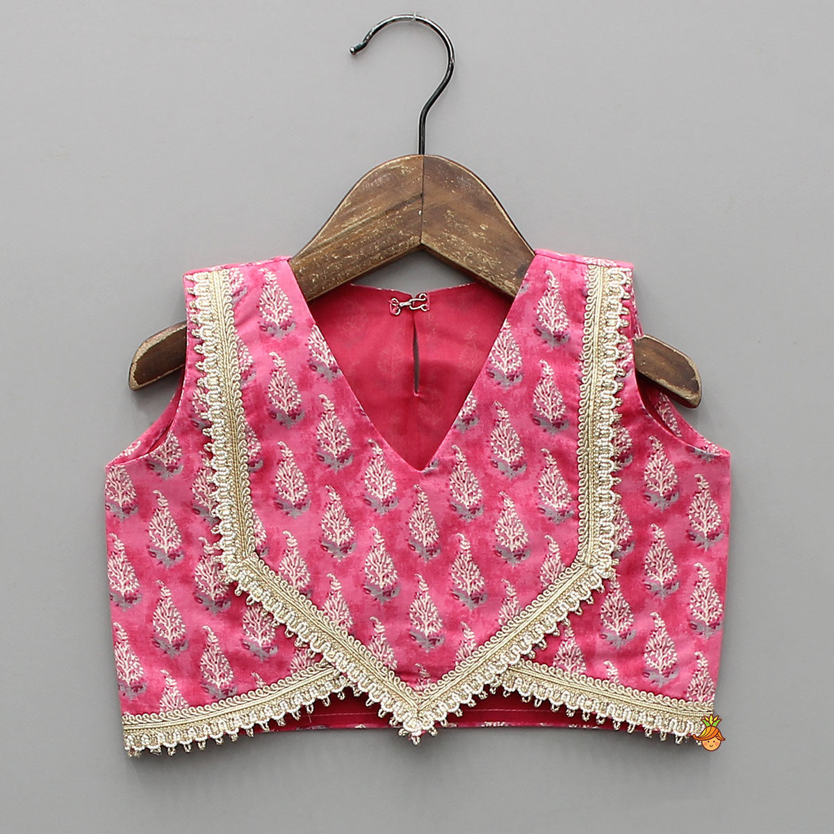 Stylish Cut-Out Hem Top And Gota Lace-Work Palazzo