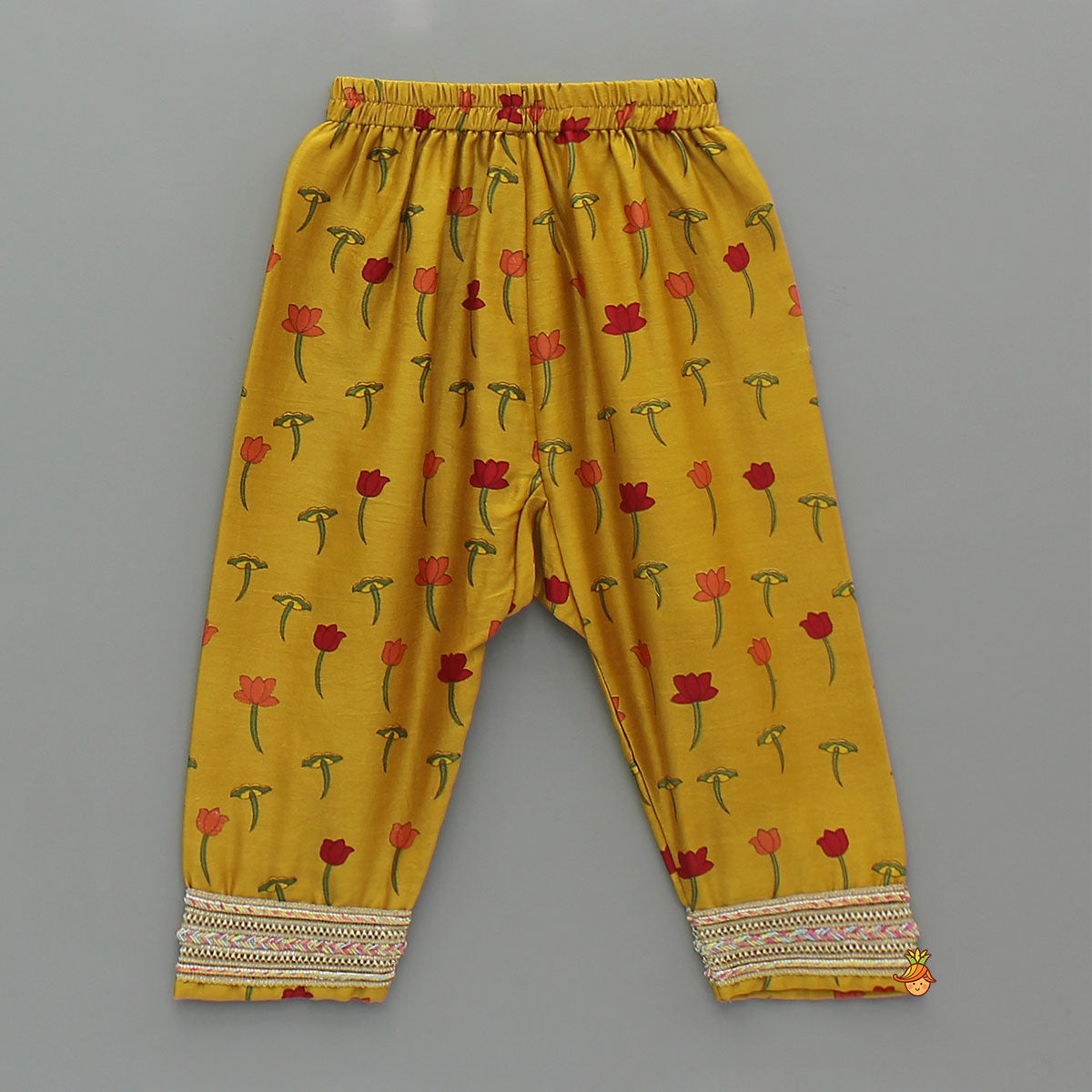 Gota Lace Detailed Yoke Kurti And Pant