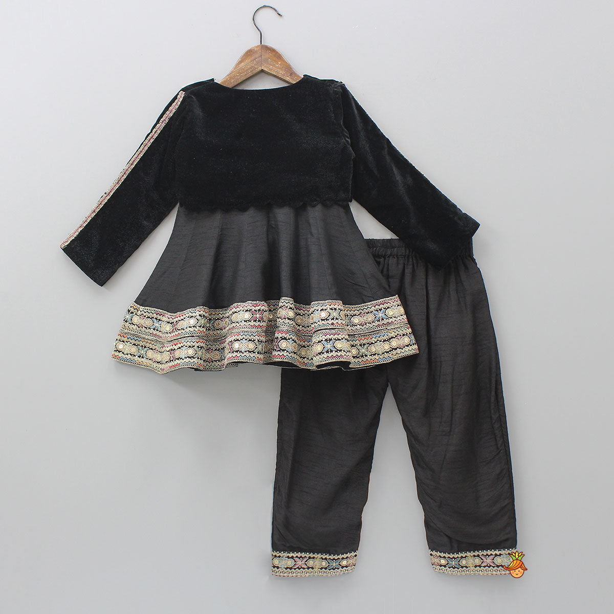 Contrasting Tassel-Enhanced Kurti With Velvet Jacket And Pant