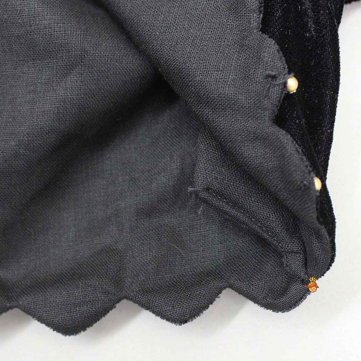 Contrasting Tassel-Enhanced Kurti With Velvet Jacket And Pant