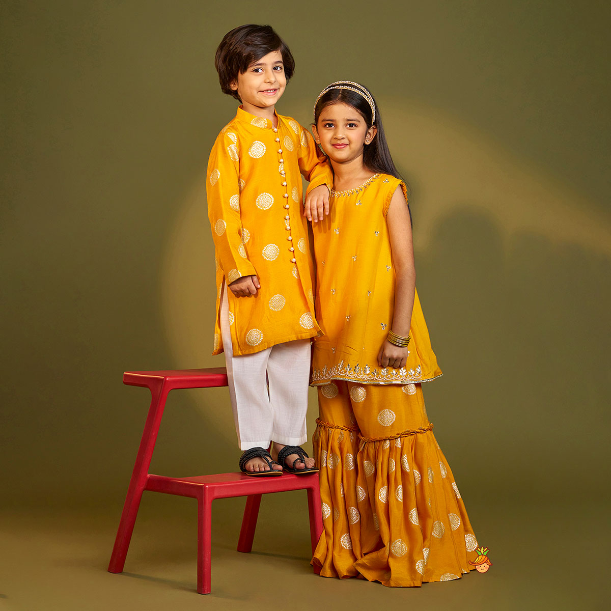 Front Open Ethnic Kurta And Pyjama twinning model image 1