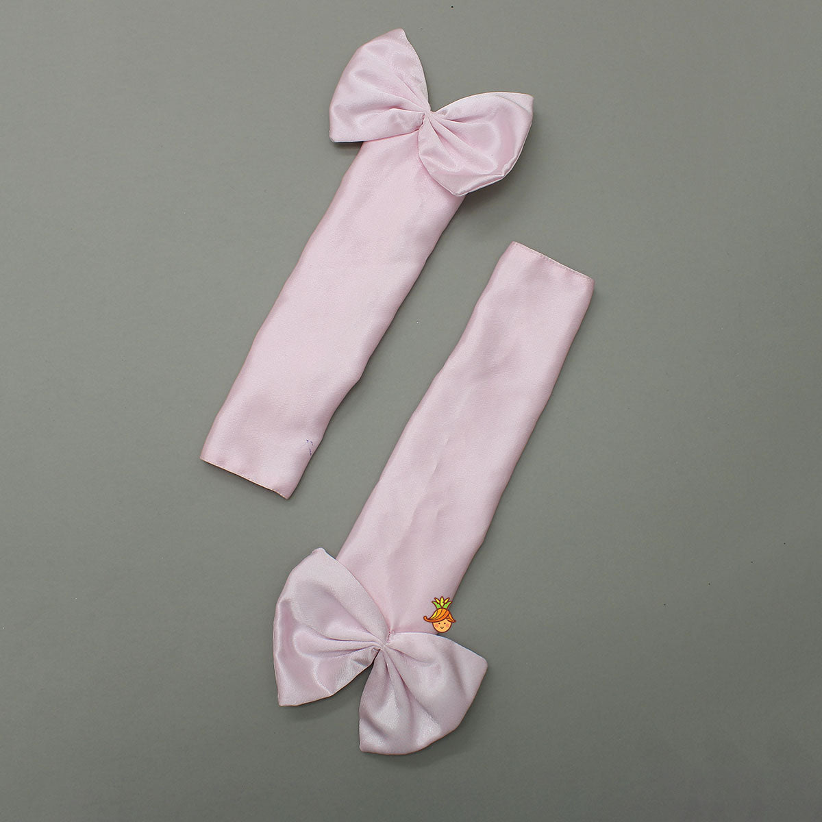 Elegant Bow Embellished Dress With Matching Gloves