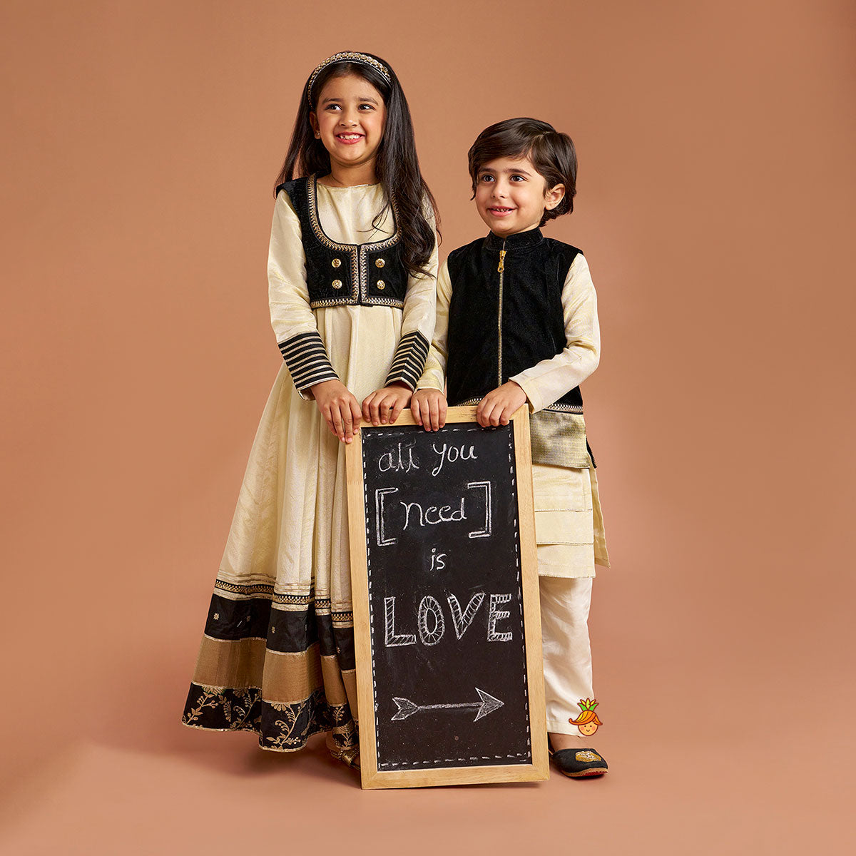 Shimmery Stylish Cut Hem Kurta With Velvet Jacket And Pyjama twinning model image 1