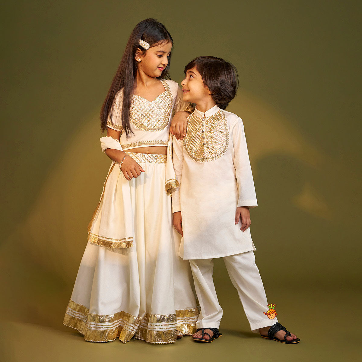 Lace Detailed Yoke Kurta And Pyjama twinning model image 1