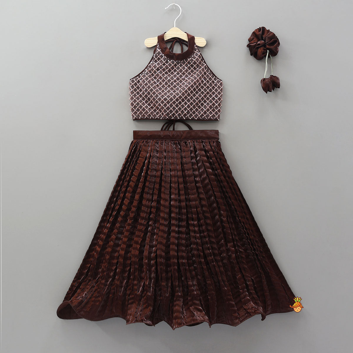 Gorgeous Criss-Cross Back Knot Top And Crushed Lehenga
