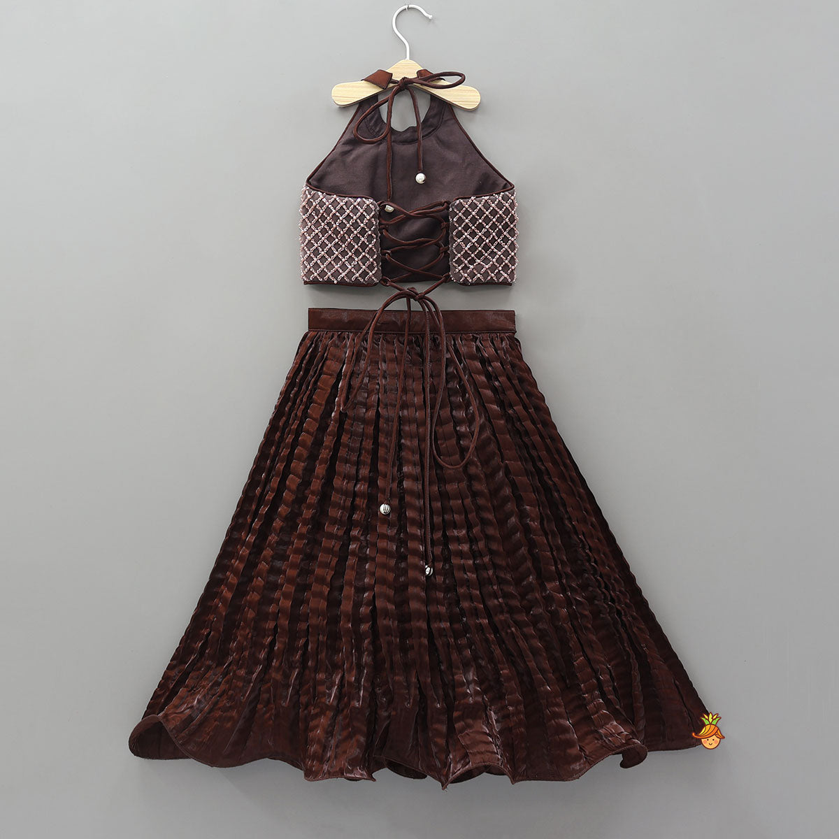 Gorgeous Criss-Cross Back Knot Top And Crushed Lehenga