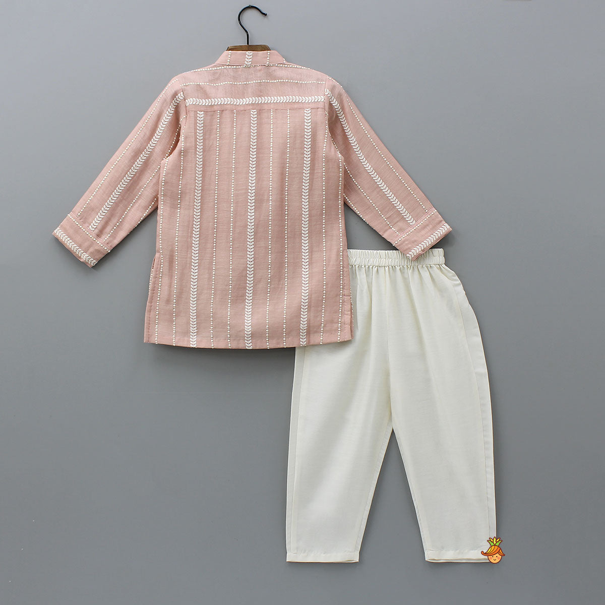 Thread-Embroidered Kurta With Pyjama