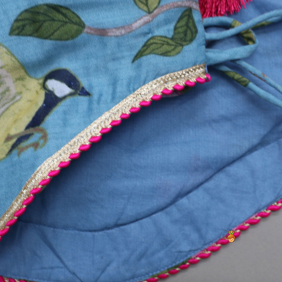 Stylish Curved-Hem Top And Palazzo With Matching Sling Bag