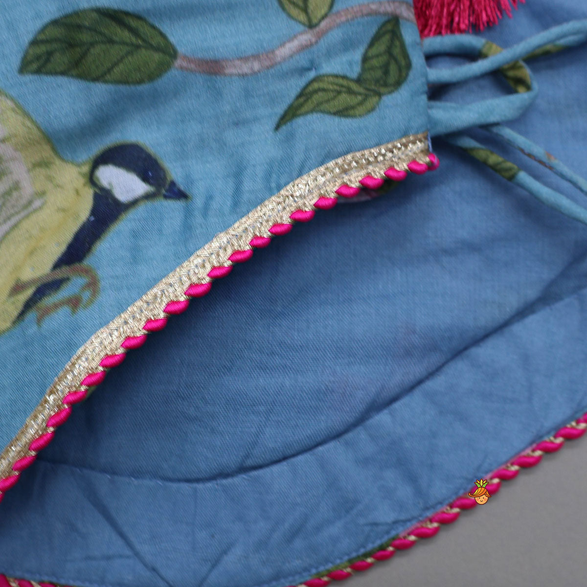 Stylish Curved-Hem Top And Palazzo With Matching Sling Bag