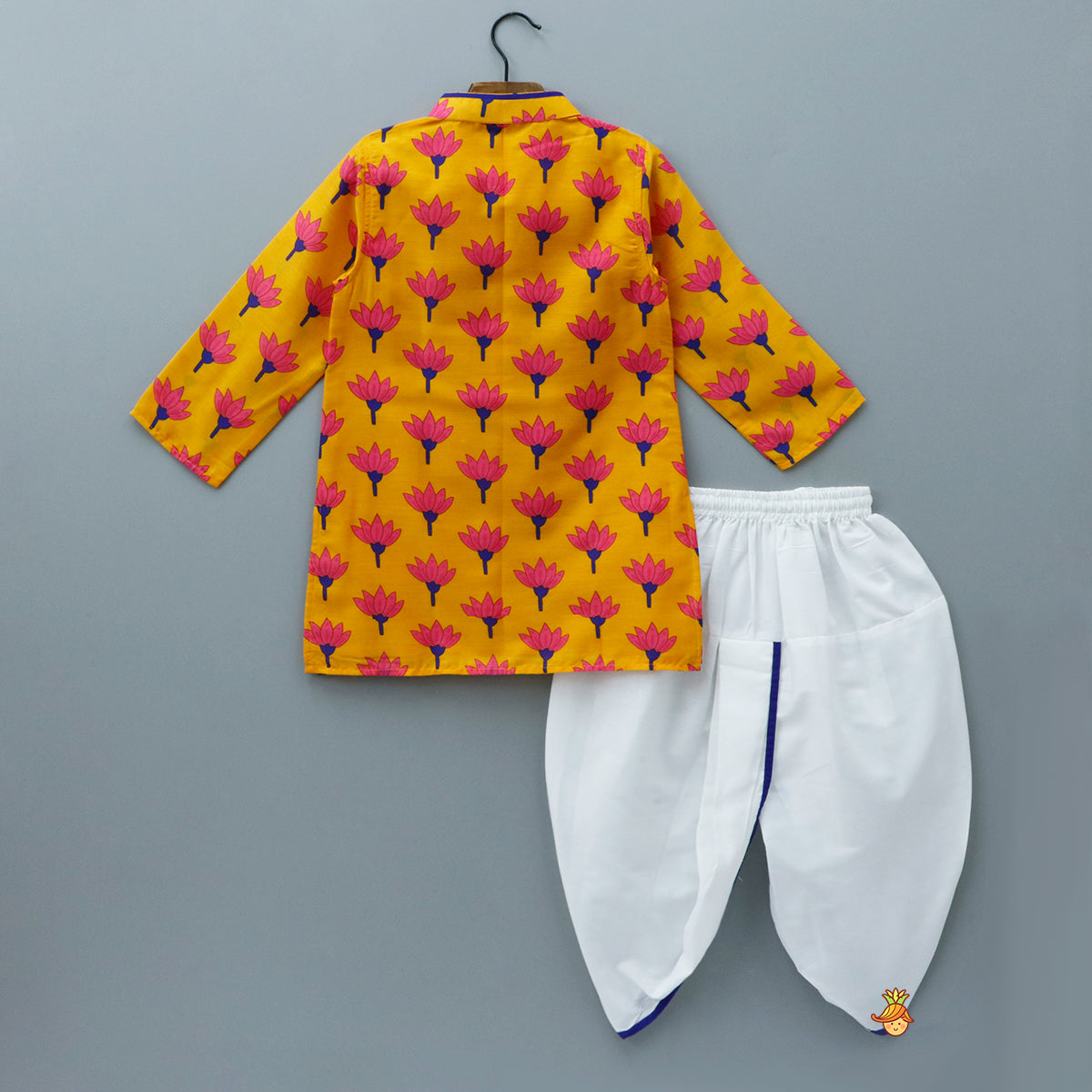 Beautiful Floral Printed Ethnic Kurta And Dhoti