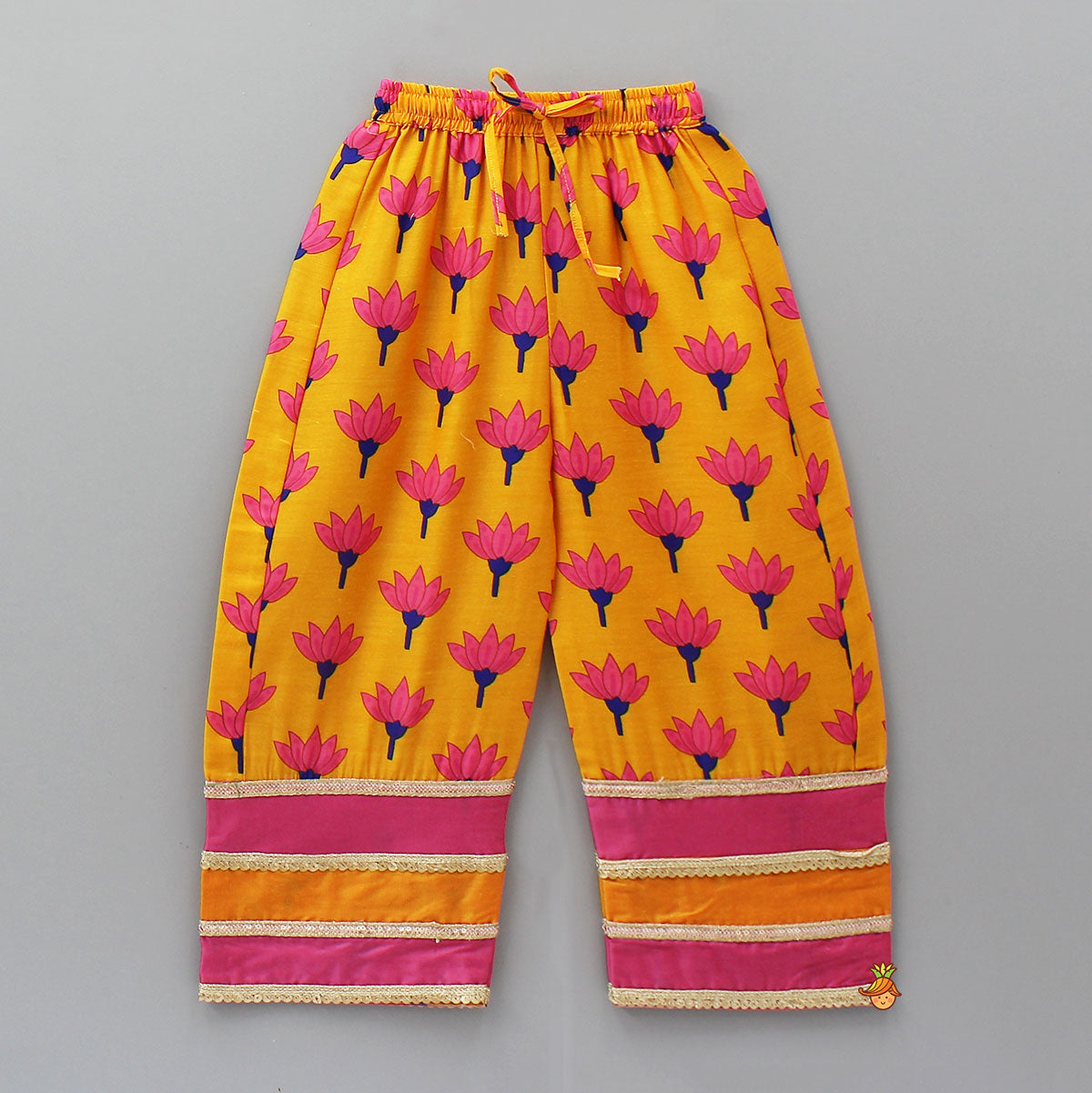 Elegant Floral Printed Kurti And Pant With Ruffle Dual-Tone Dupatta